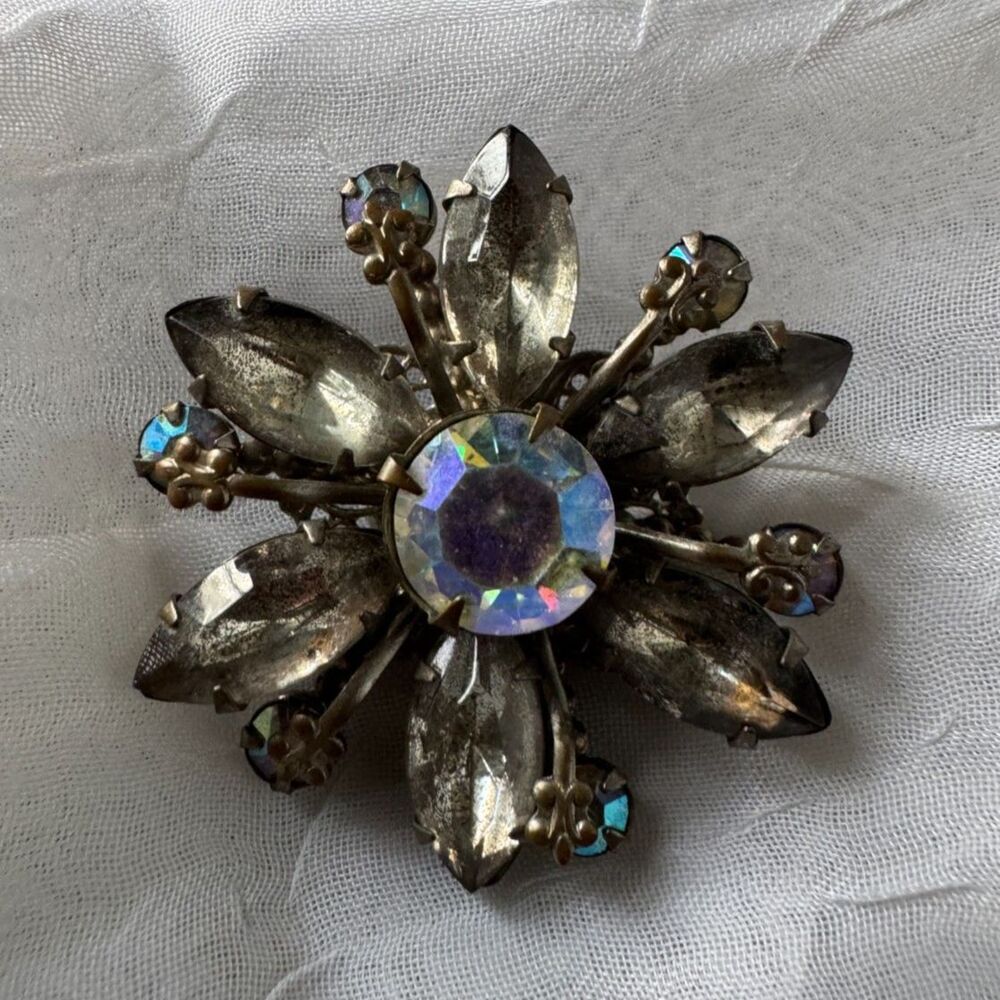 Vintage 1950s Aurora Borealis Rhinestone Flower Brooch Whimsigoth  Grandmacore